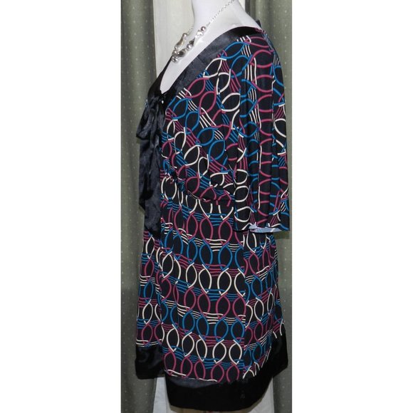 Ladies size 2X Bisou Bisou artsy stretch blend tunic top black satin trim - Picture 4 of 5